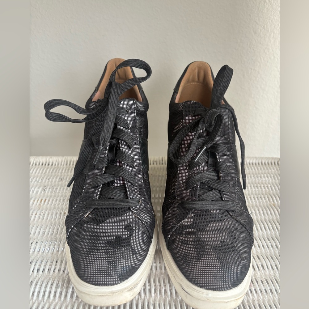 Paolo Camp Wedge Size 8 - Shop to Rescue 🐶